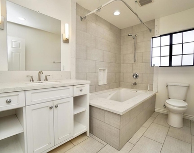 2523 Pergl Street - Photo Thumbnail 11
