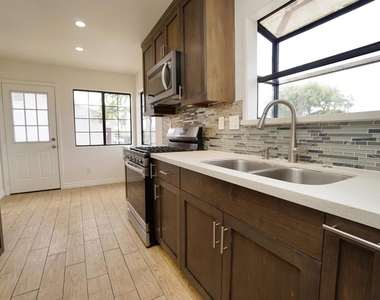 2523 Pergl Street - Photo Thumbnail 2