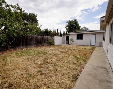 2523 Pergl Street - Photo Thumbnail 20