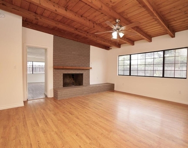 2523 Pergl Street - Photo Thumbnail 8