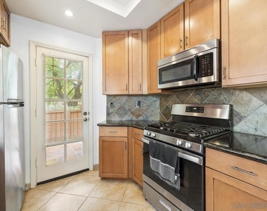 4035 Carmel View Road - Photo Thumbnail 12