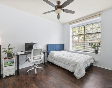 4035 Carmel View Road - Photo Thumbnail 14
