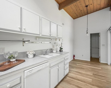 5532 Soderblom Ct - Photo Thumbnail 12