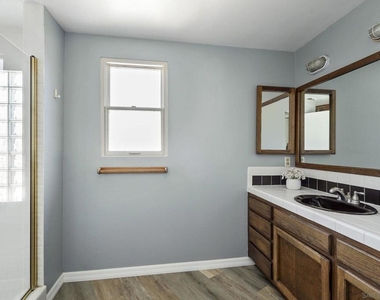 5532 Soderblom Ct - Photo Thumbnail 15