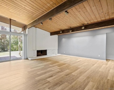 5532 Soderblom Ct - Photo Thumbnail 7