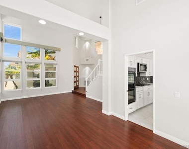 1068 Pacific Hill St - Photo Thumbnail 8
