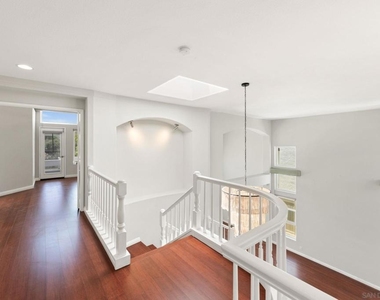1068 Pacific Hill St - Photo Thumbnail 44