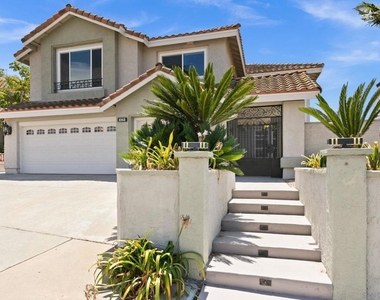 1068 Pacific Hill St - Photo Thumbnail 2
