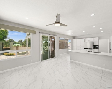 1068 Pacific Hill St - Photo Thumbnail 24