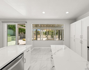 1068 Pacific Hill St - Photo Thumbnail 27