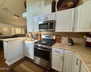 11687 Charisma Court - Photo Thumbnail 16