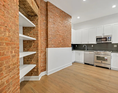 121 Madison Avenue - Photo Thumbnail 1