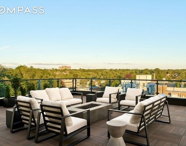 Douglaston Parkway - Photo Thumbnail 7