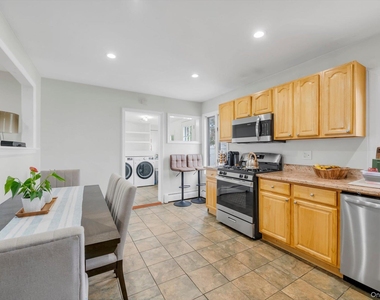 1055 Jefferson Street - Photo Thumbnail 5