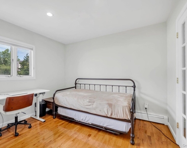 1055 Jefferson Street - Photo Thumbnail 8