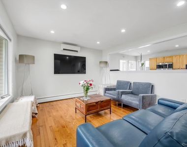 1055 Jefferson Street - Photo Thumbnail 3