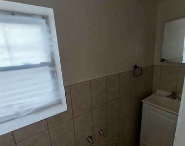 429 Guy Lombardo Avenue - Photo Thumbnail 12