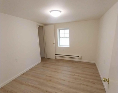 429 Guy Lombardo Avenue - Photo Thumbnail 10