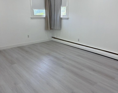 10 Kings Park Road - Photo Thumbnail 7