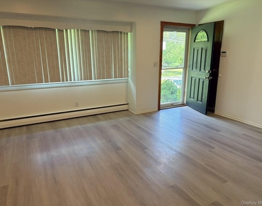 10 Kings Park Road - Photo Thumbnail 3