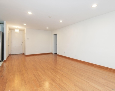 1 Ipswich Avenue - Photo Thumbnail 10