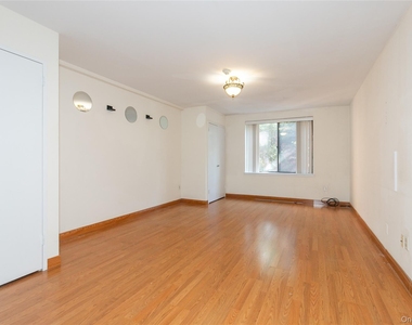 1 Ipswich Avenue - Photo Thumbnail 6
