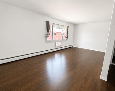 633 Wellwood Avenue - Photo Thumbnail 1