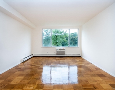 125 Lake Street - Photo Thumbnail 8