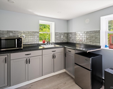 37a Mekeel Street - Photo Thumbnail 5