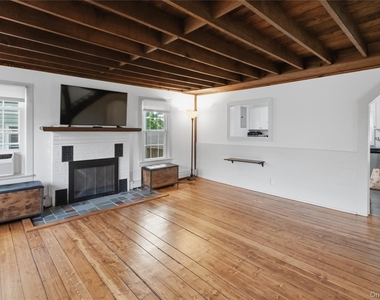 11 Bay Street - Photo Thumbnail 3