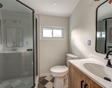 2528 Marshall Avenue - Photo Thumbnail 9