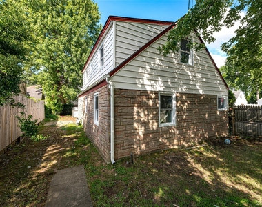 2528 Marshall Avenue - Photo Thumbnail 13