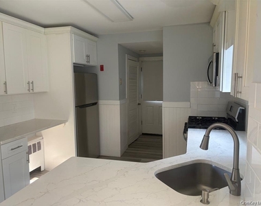 101 48th Street - Photo Thumbnail 4