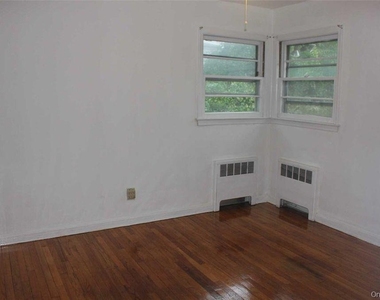 7 Beatrice Avenue - Photo Thumbnail 4