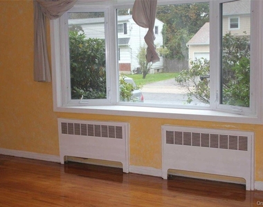 7 Beatrice Avenue - Photo Thumbnail 2