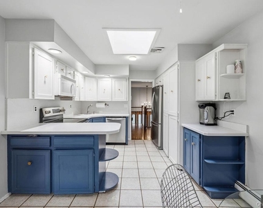44 Palisades Court - Photo Thumbnail 10