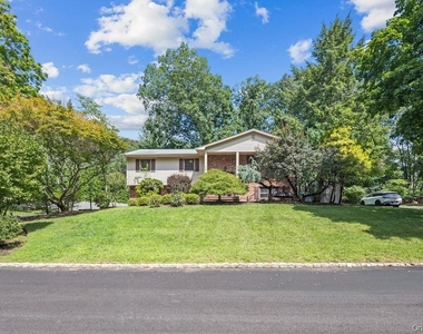 44 Palisades Court - Photo Thumbnail 1
