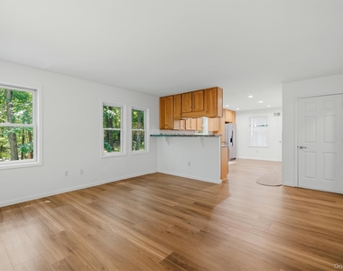 131 Hill Road - Photo Thumbnail 10
