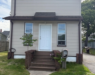 48 Penataquit Avenue - Photo Thumbnail 6