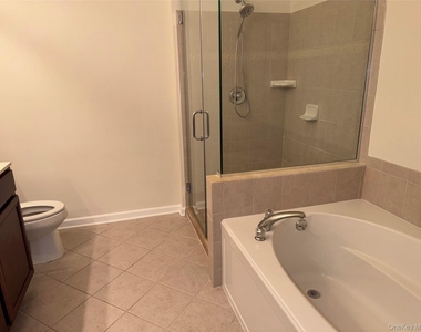 614 Saratoga Lane - Photo Thumbnail 11