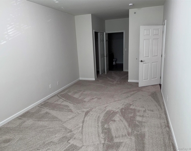 614 Saratoga Lane - Photo Thumbnail 10