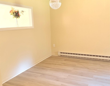 154 N Washington Street - Photo Thumbnail 6