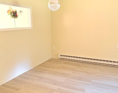 154 N Washington Street - Photo Thumbnail 10
