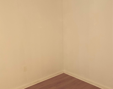 154 N Washington Street - Photo Thumbnail 3