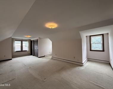 549 Columbia Street Extension - Photo Thumbnail 13
