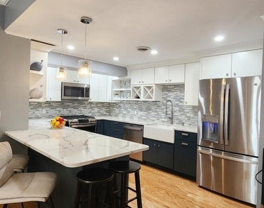 106 Spring Street - Photo Thumbnail 15