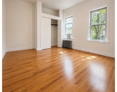 948 41st Street - Photo Thumbnail 2