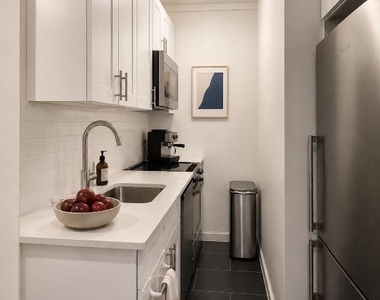 205 W 88th Street - Photo Thumbnail 2