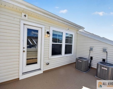 310 South Drive - Photo Thumbnail 25