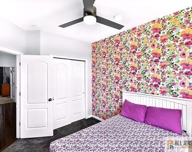 310 South Drive - Photo Thumbnail 14
